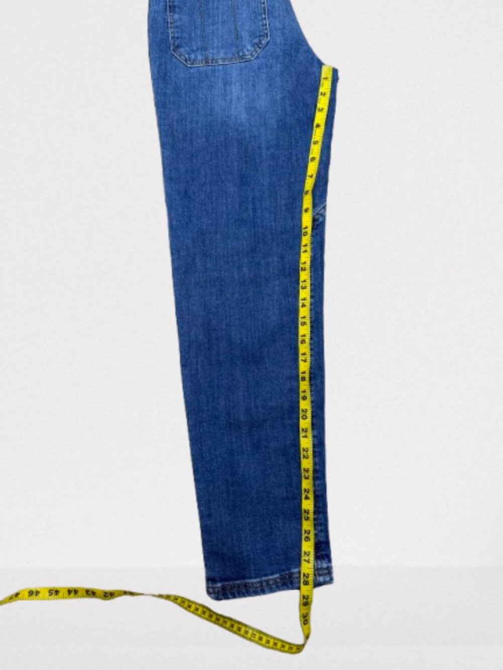 Anthropologie Pilcro The Wanderer Mid-Rise Relaxed Jeans Size 26 Mid Wash - Picture 10 of 11
